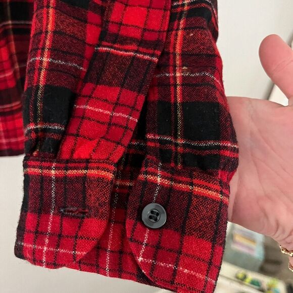 Vtg Men's Red Black Flannel Shirt M Plaid Virgin Wool Long Sleeve USA Outdoor - Picture 4 of 6